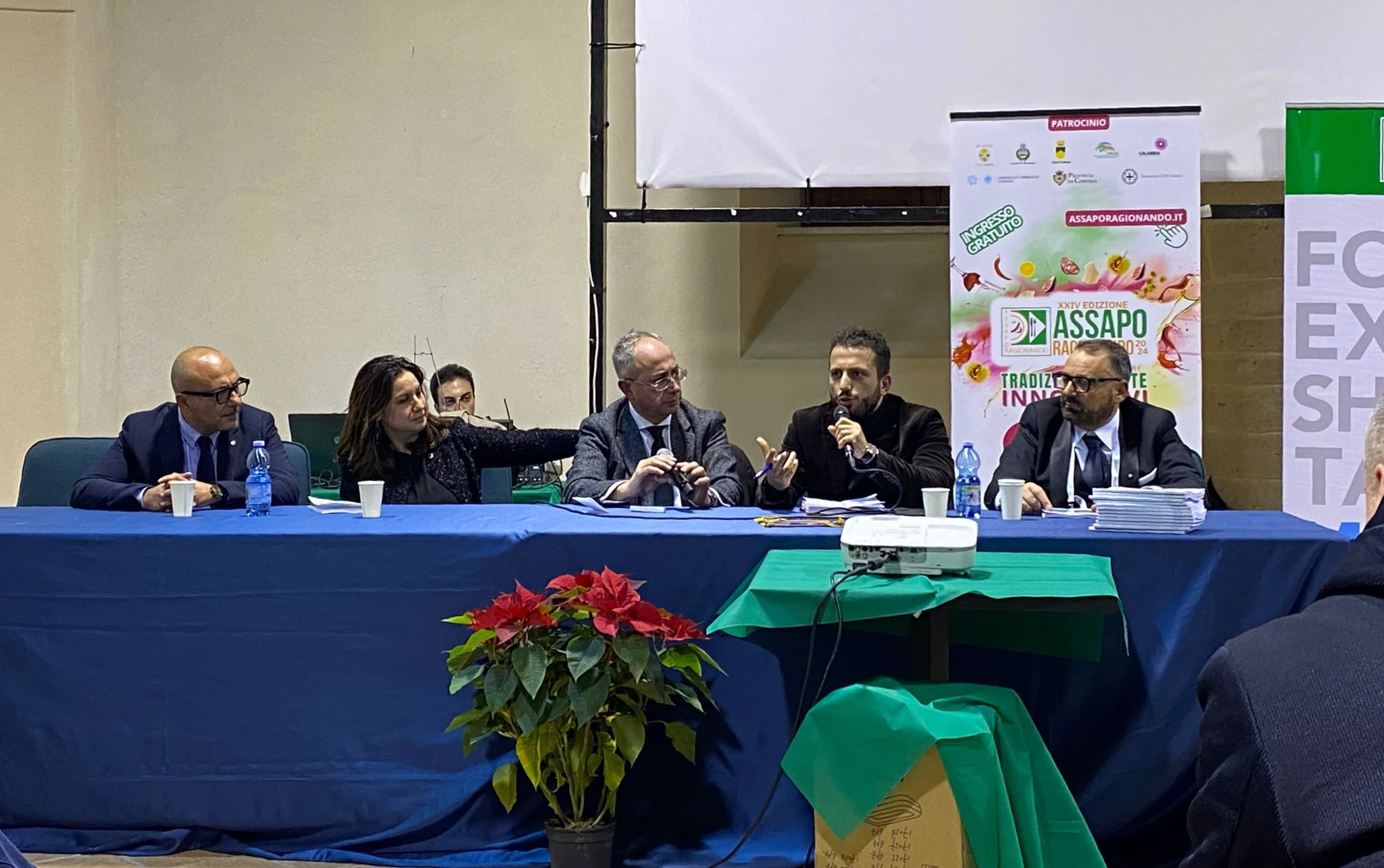 Al tavolo dei relatori